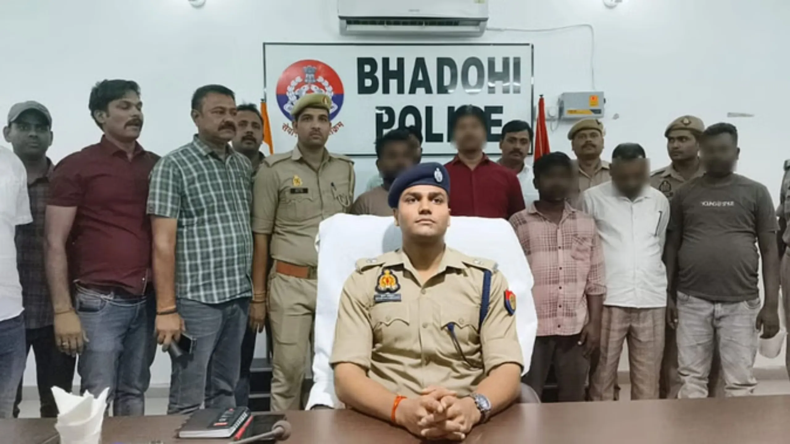 Fake Gold Loan Gang arrested in Bhadohi Uttar Pradesh on complaints of Banks Fake Gold Loan Gang arrested in Bhadohi Uttar Pradesh on complaints of Banks